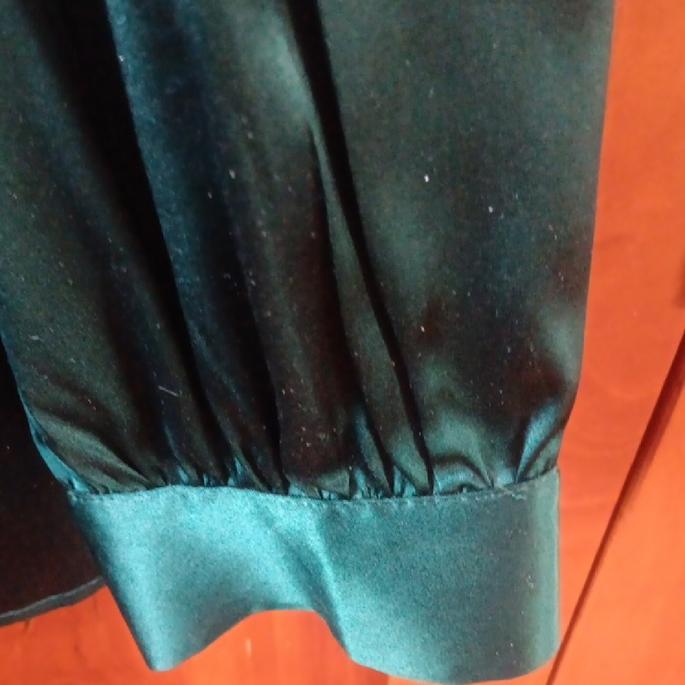 Talbots Women's Green Satin Blouse - Picture 5 of 7